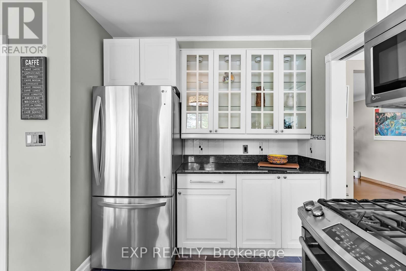 19 OAK COURT Image 16