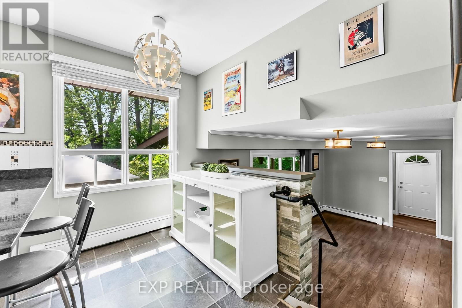 19 OAK COURT Image 18