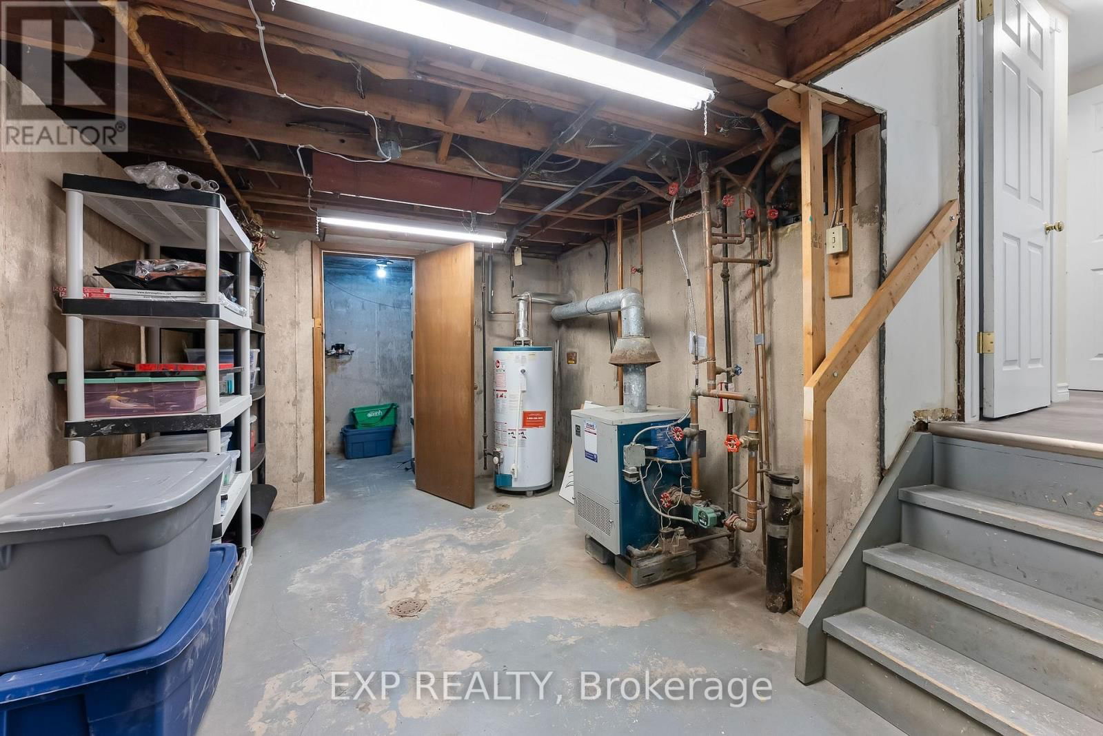 19 OAK COURT Image 32