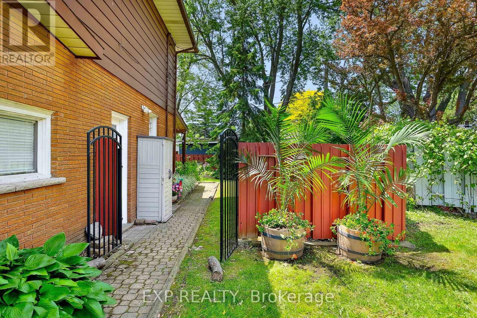 19 OAK COURT Image 34