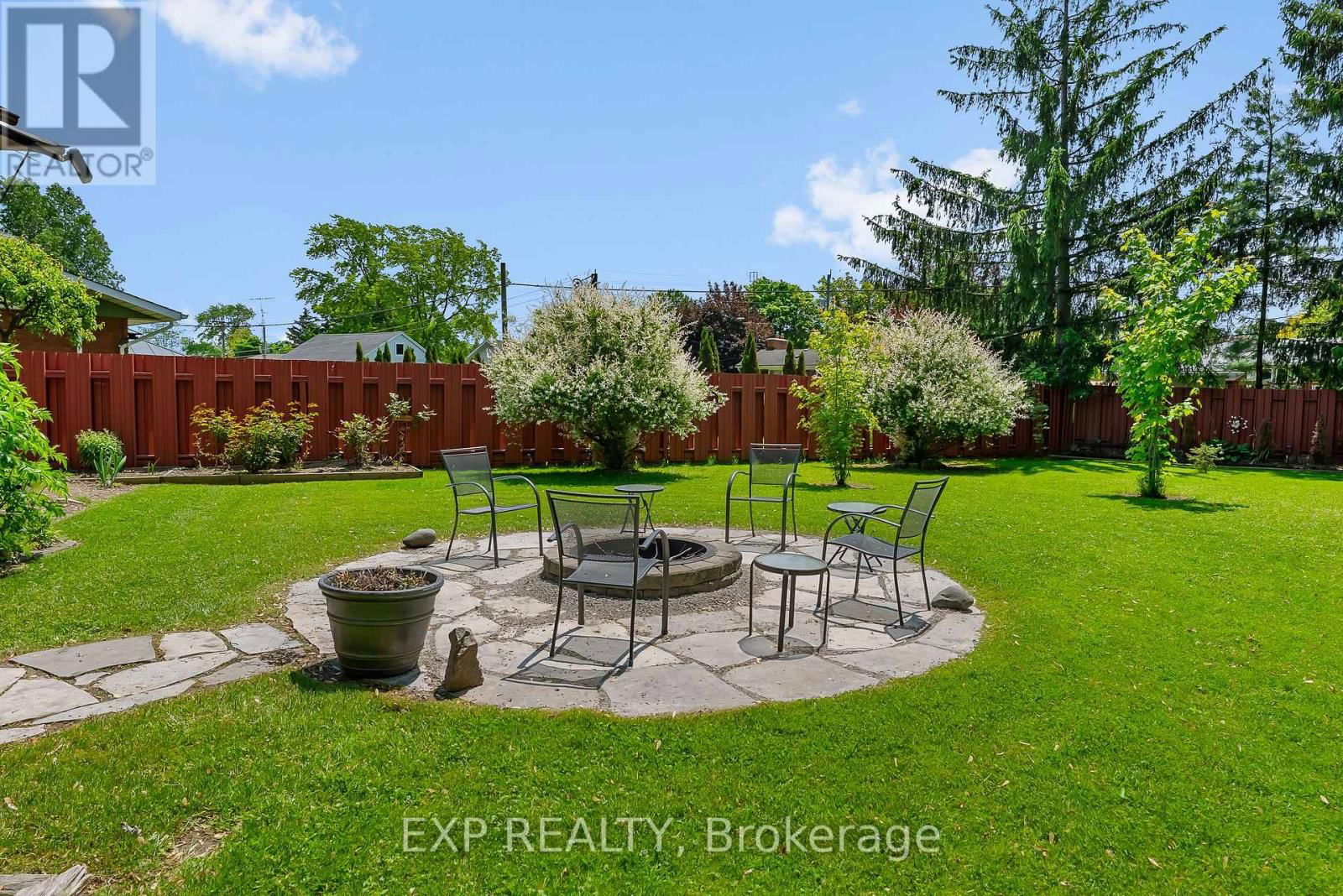 19 OAK COURT Image 42