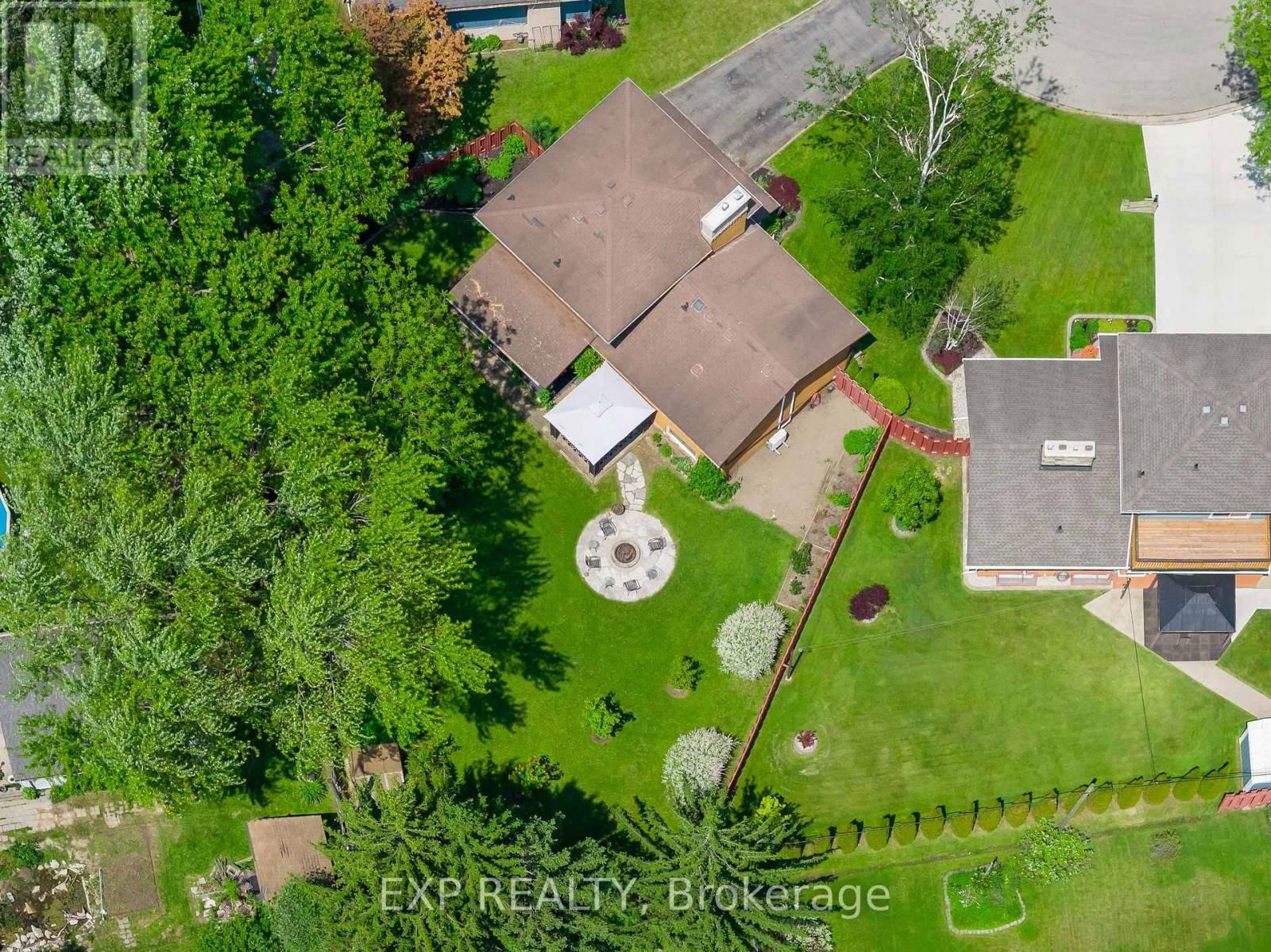 19 OAK COURT Image 45
