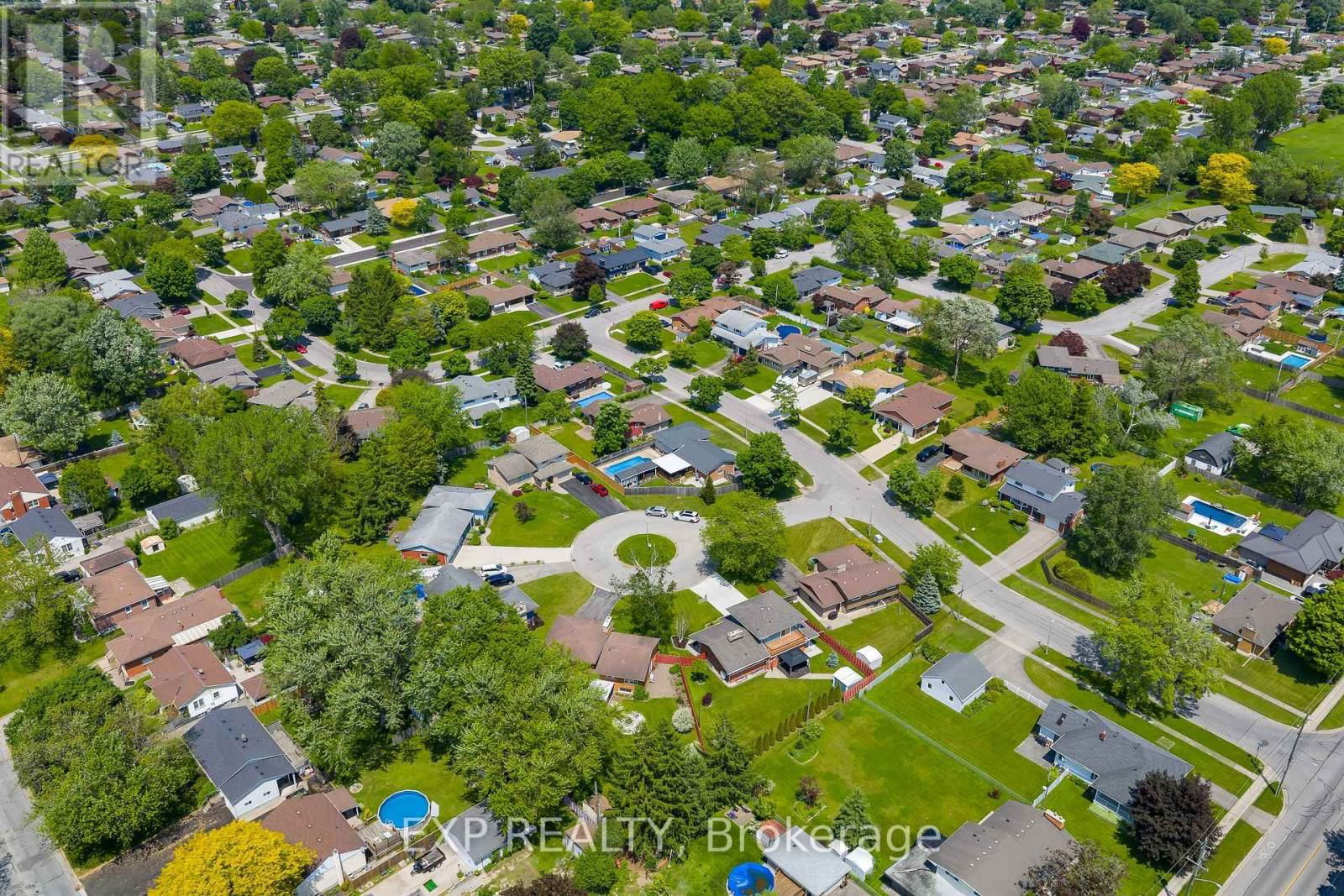 19 OAK COURT Image 46