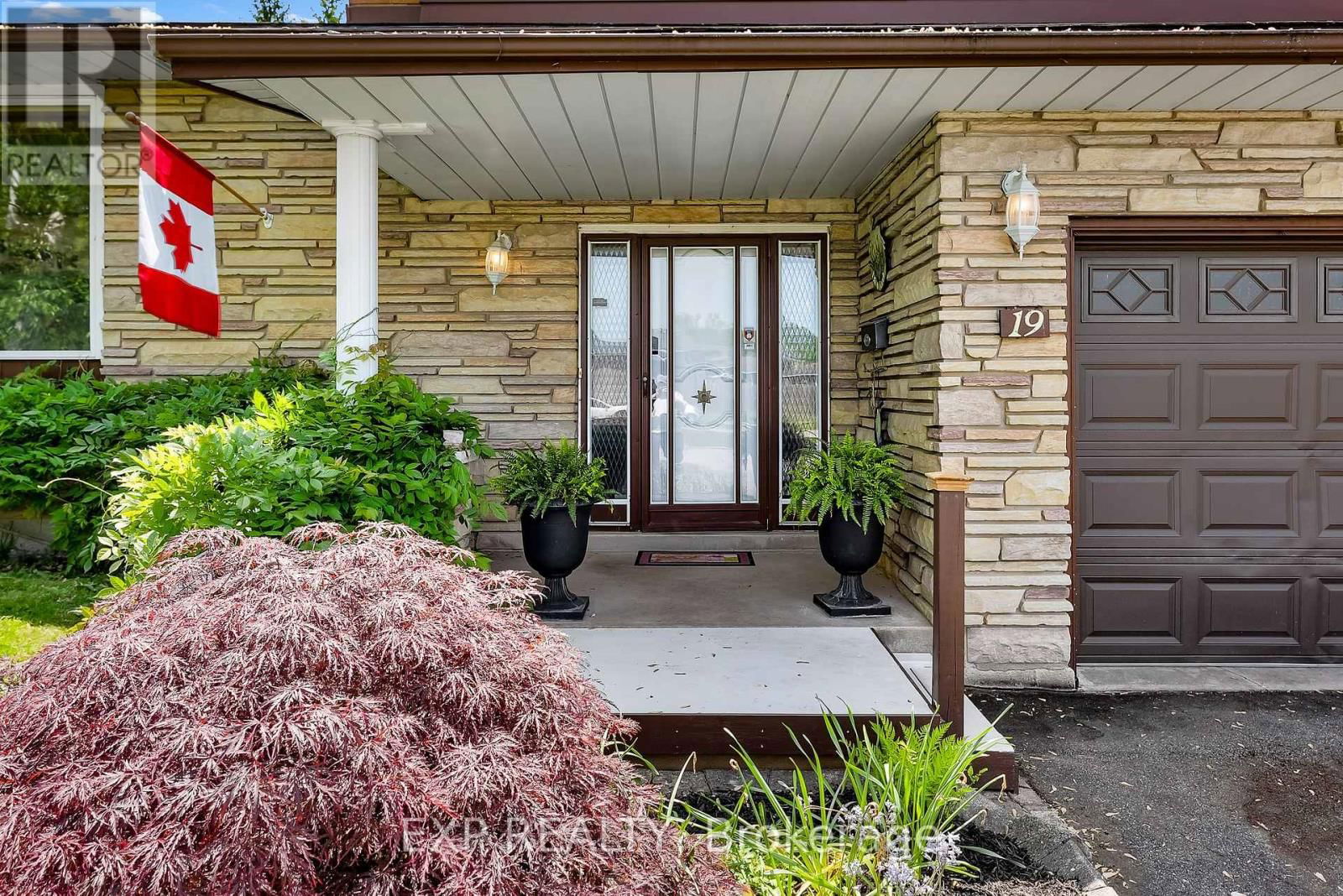 19 OAK COURT Image 6