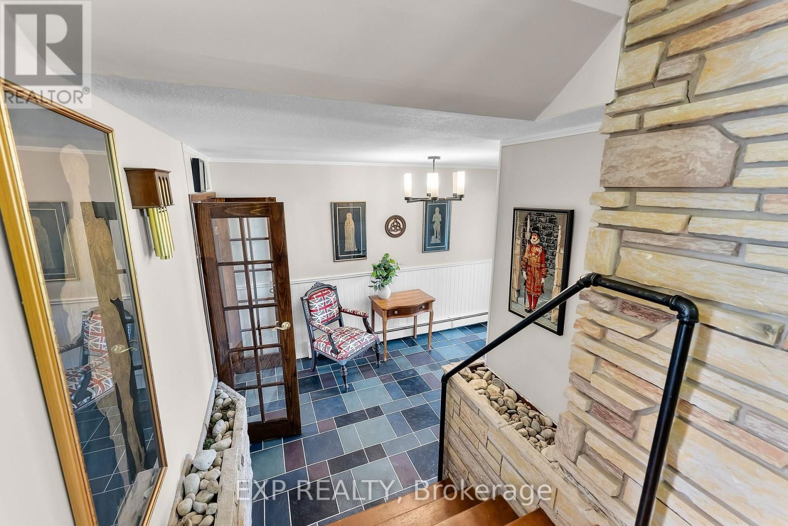 19 OAK COURT Image 8