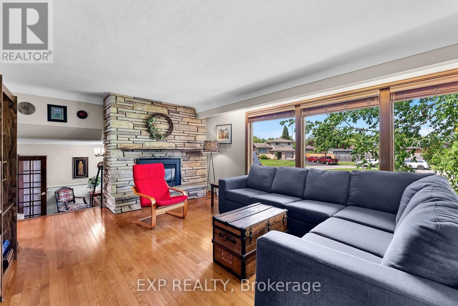 19 OAK COURT Image 9
