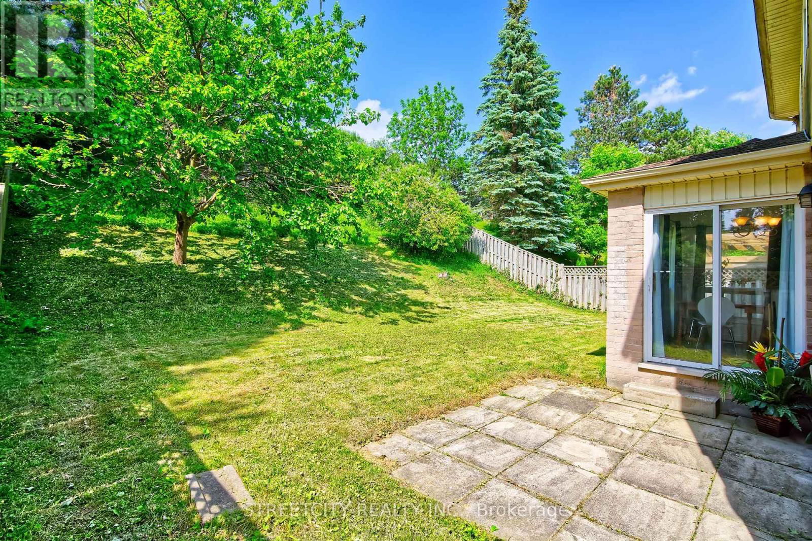 42 LAUREL STREET Image 34