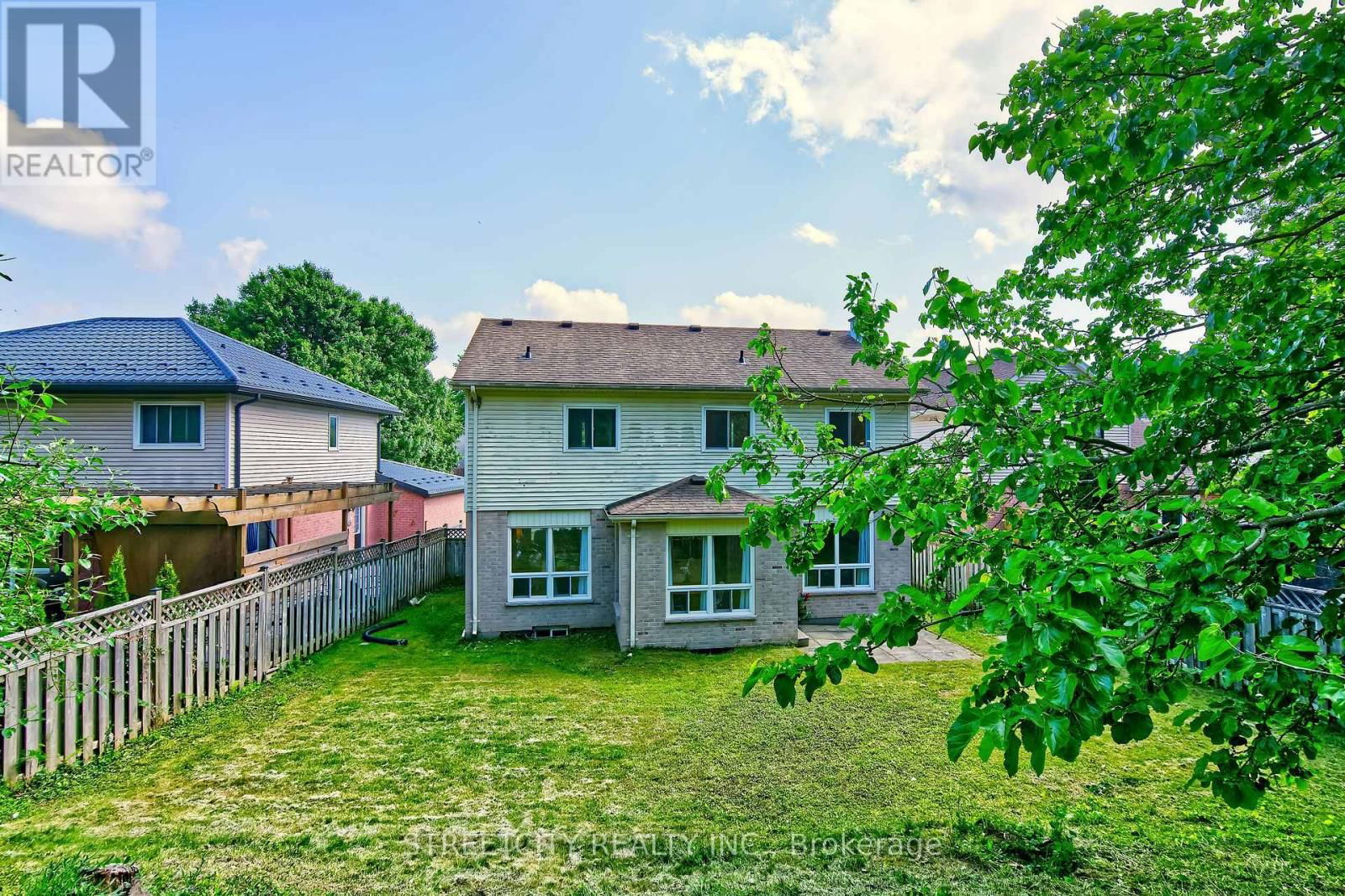 42 LAUREL STREET Image 36