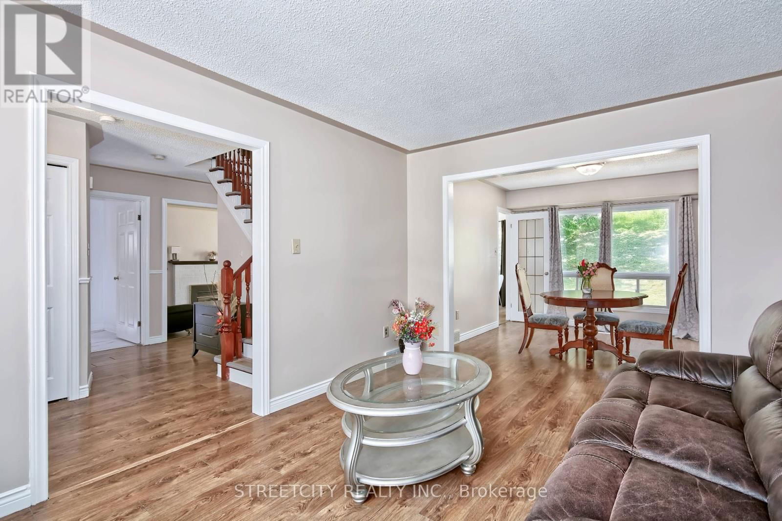 42 LAUREL STREET Image 7