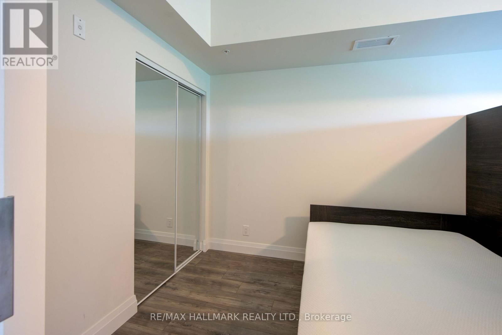 406 - 652 PRINCESS STREET Image 16