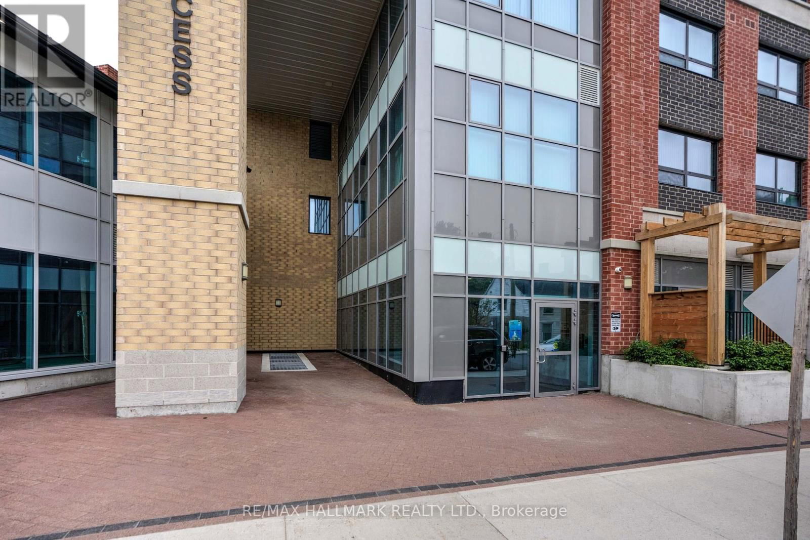 406 - 652 PRINCESS STREET Image 4