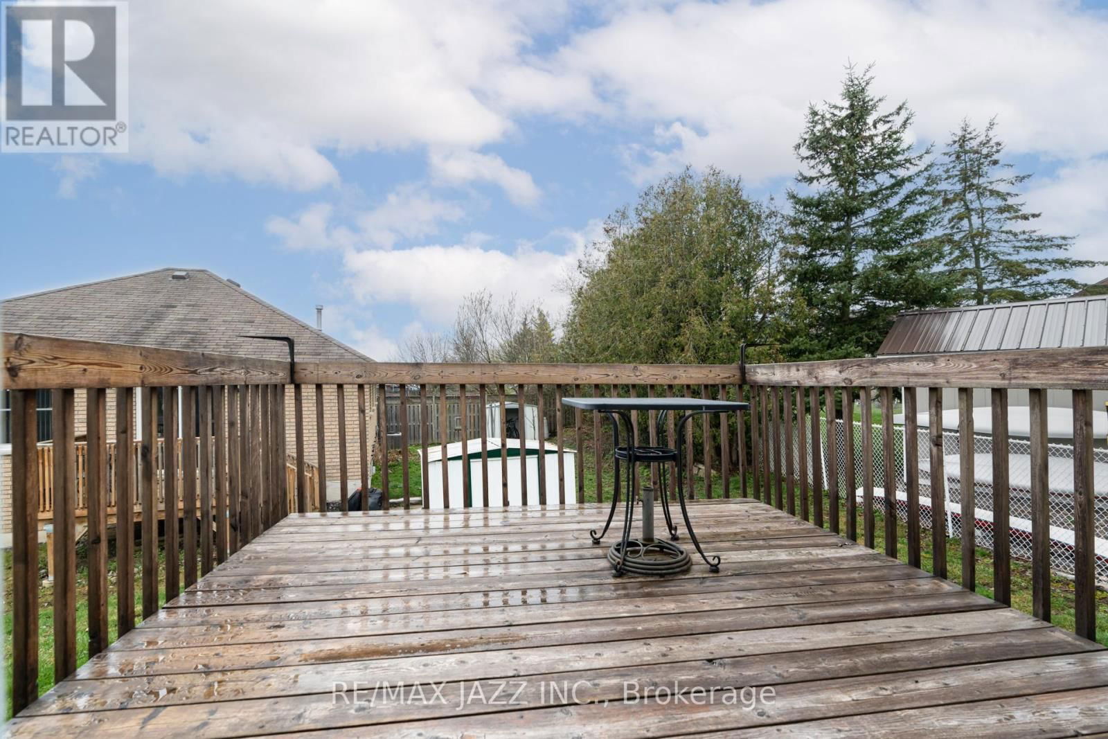 2577 IDYLLWOOD CRESCENT Image 38