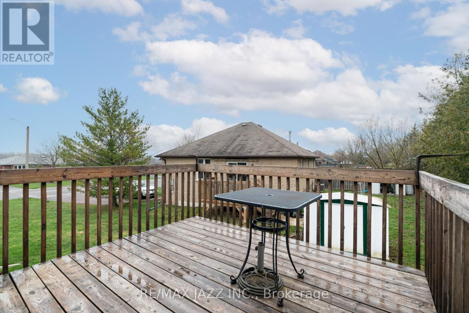 2577 IDYLLWOOD CRESCENT Image 39
