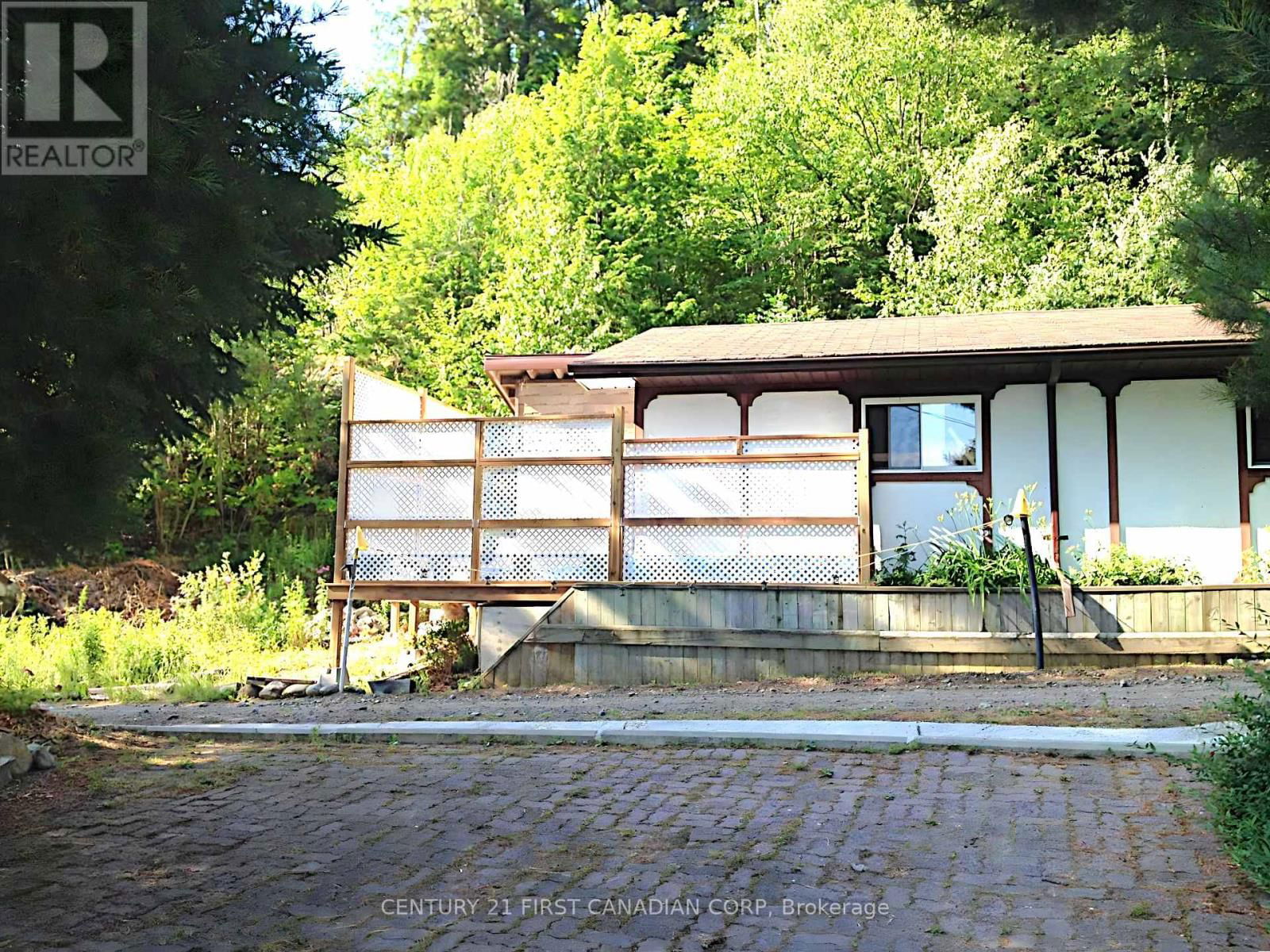 109 CRESSEY ROAD Image 15