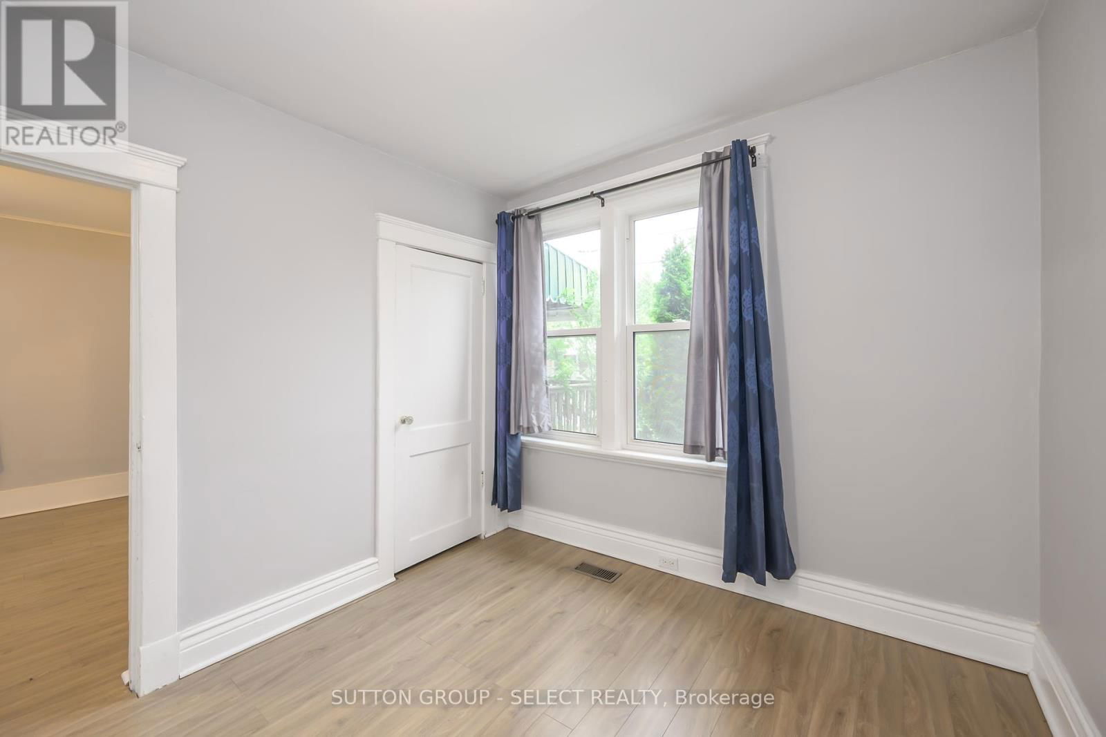 107 LANGARTH STREET EAST Image 14