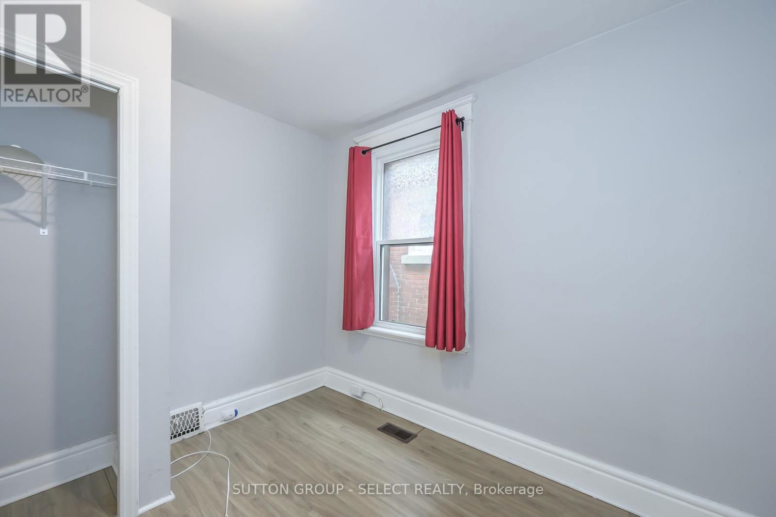 107 LANGARTH STREET EAST Image 15