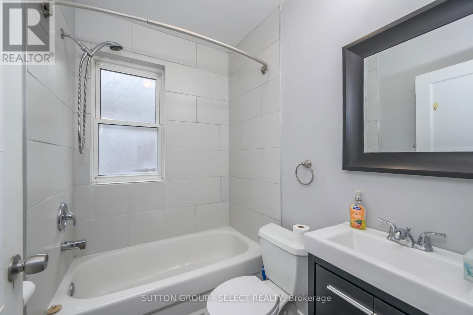 107 LANGARTH STREET EAST Image 17
