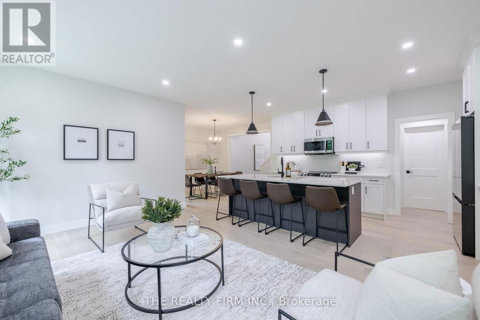 27 - 22701 ADELAIDE ROAD Image 12