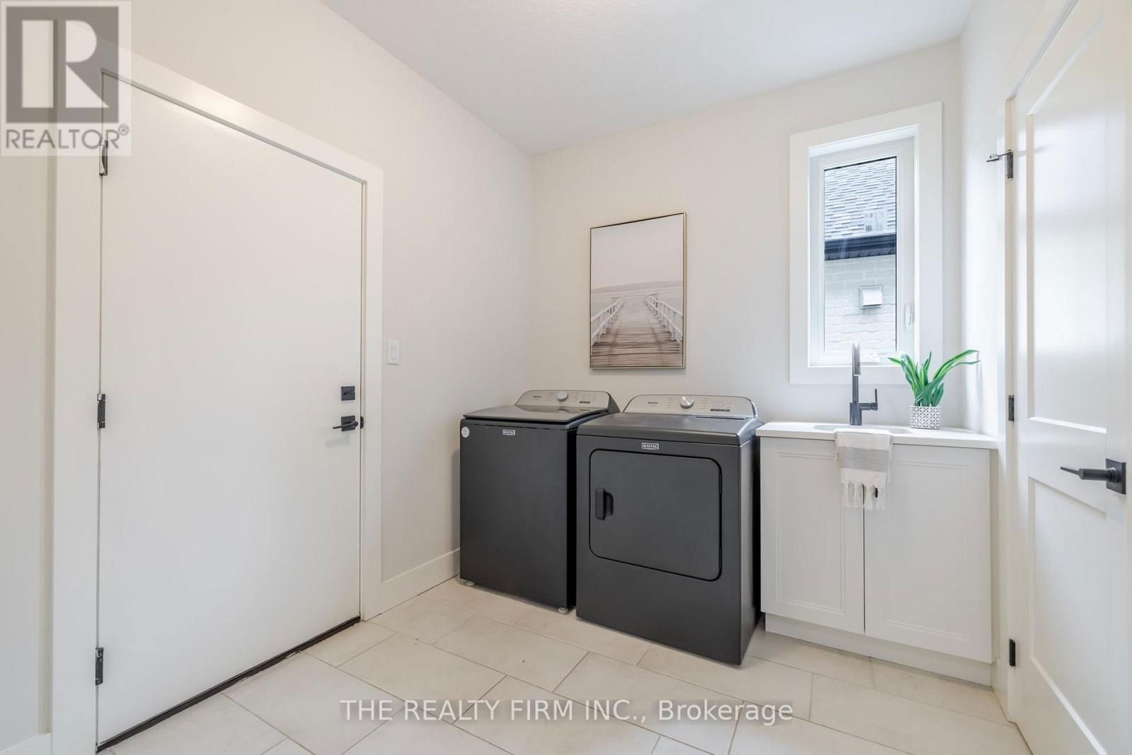 27 - 22701 ADELAIDE ROAD Image 16