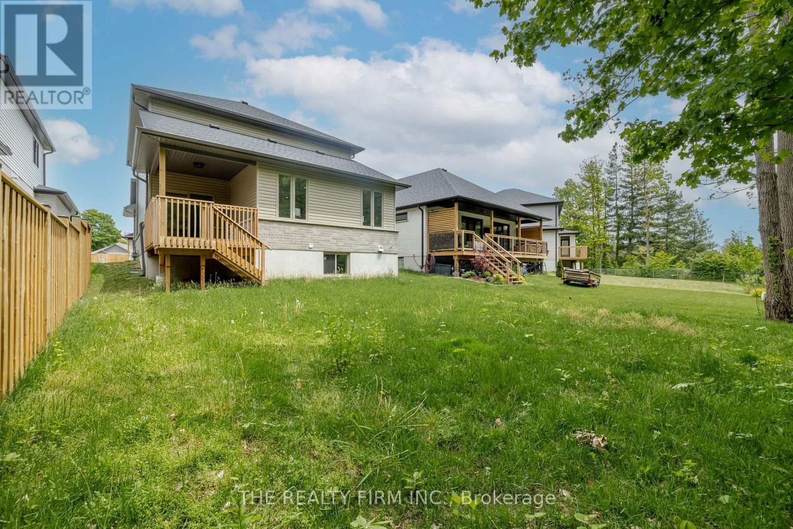 27 - 22701 ADELAIDE ROAD Image 30