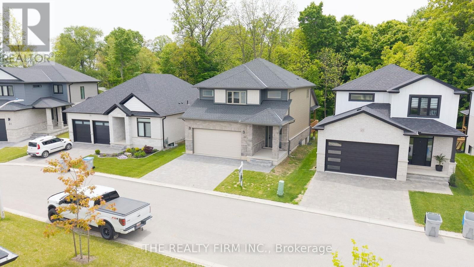 27 - 22701 ADELAIDE ROAD Image 34