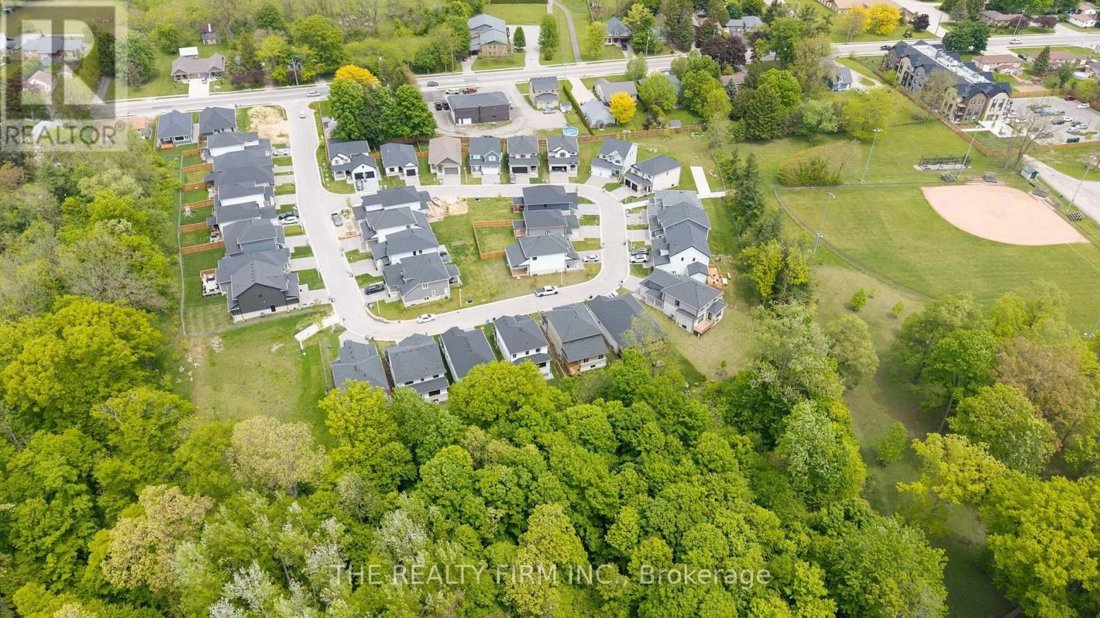 27 - 22701 ADELAIDE ROAD Image 36