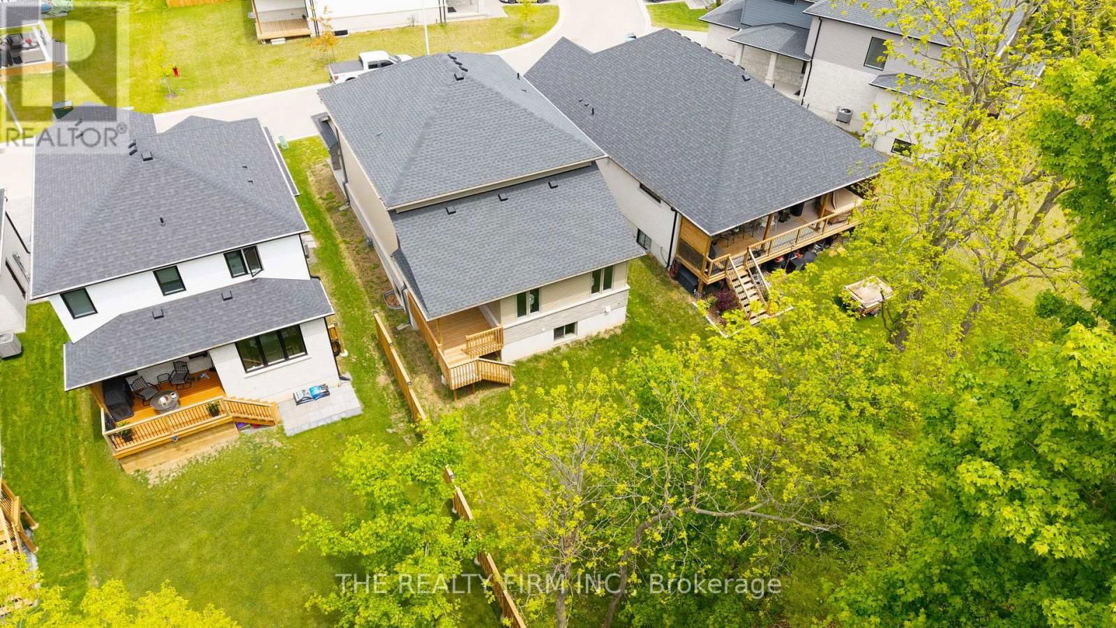 27 - 22701 ADELAIDE ROAD Image 38