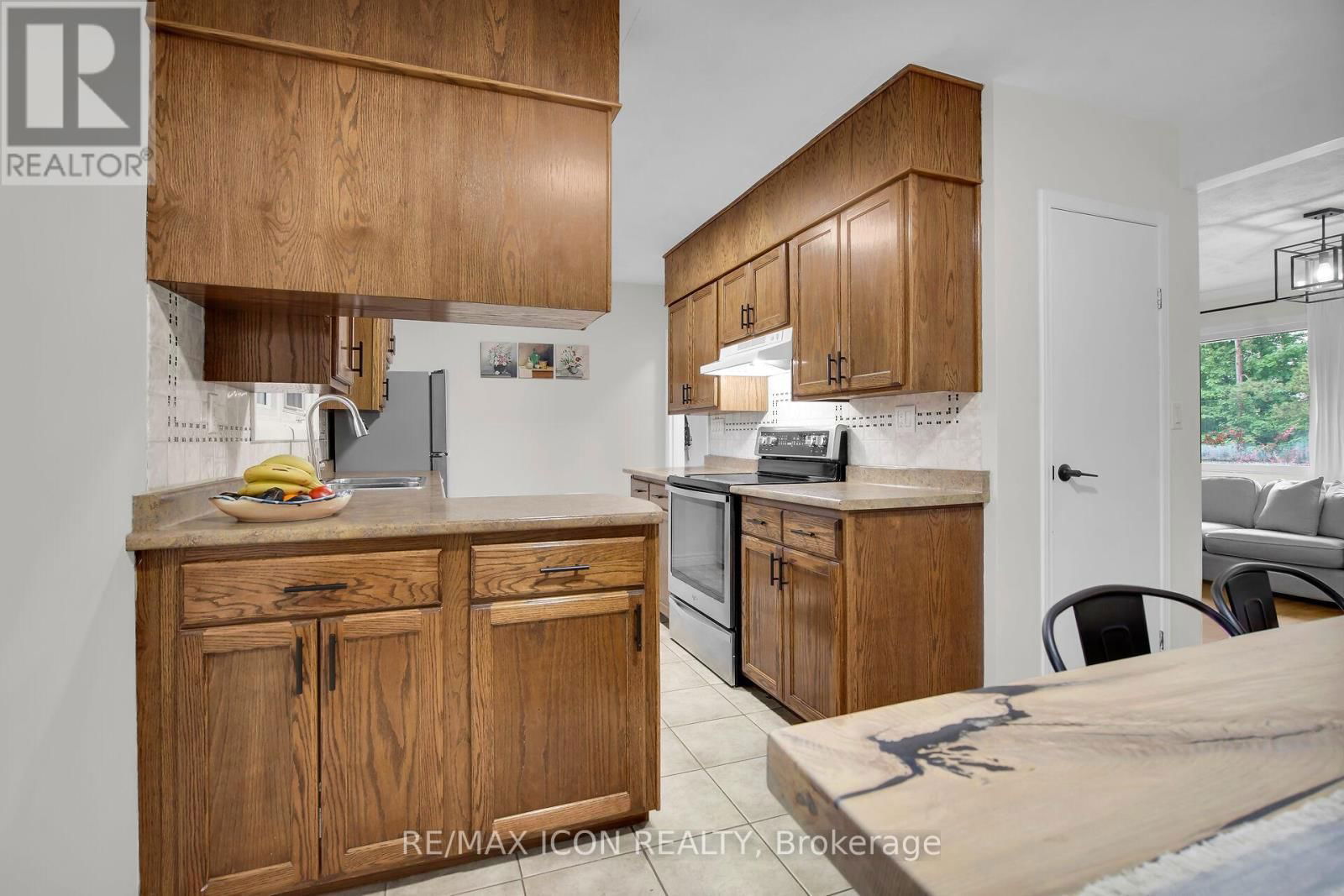 8241 SANDYTOWN ROAD Image 11