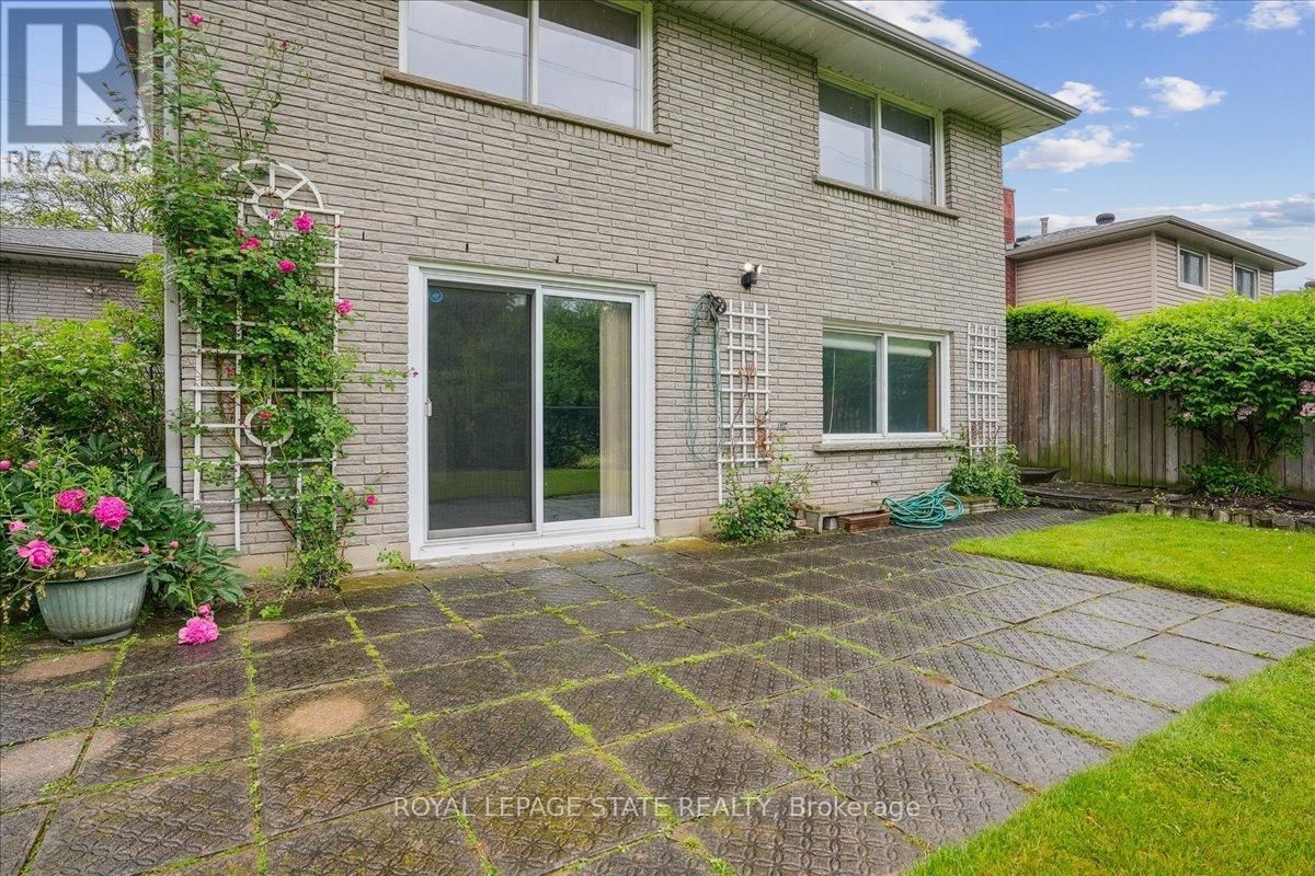 122 GLEN CASTLE DRIVE Image 33