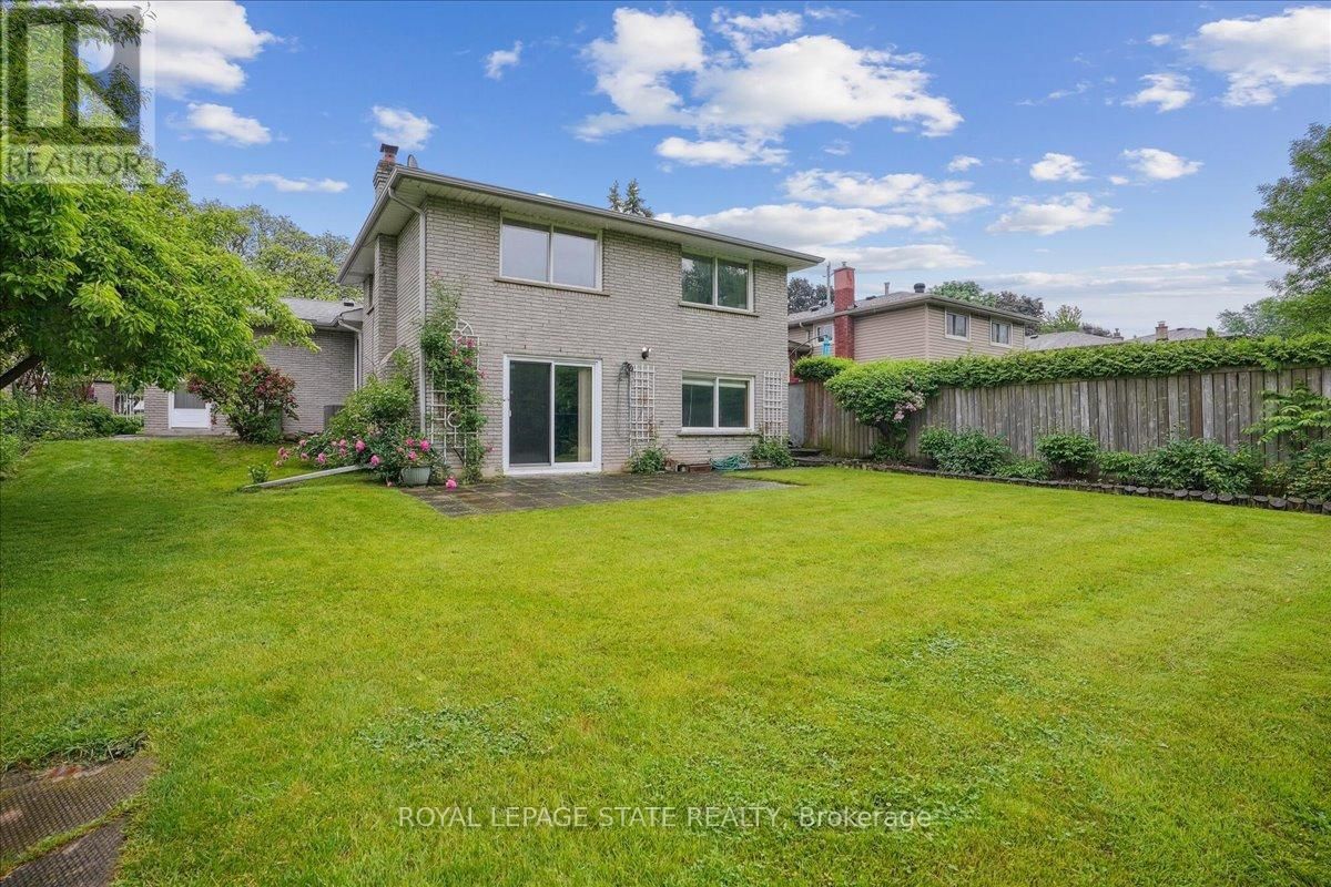 122 GLEN CASTLE DRIVE Image 5