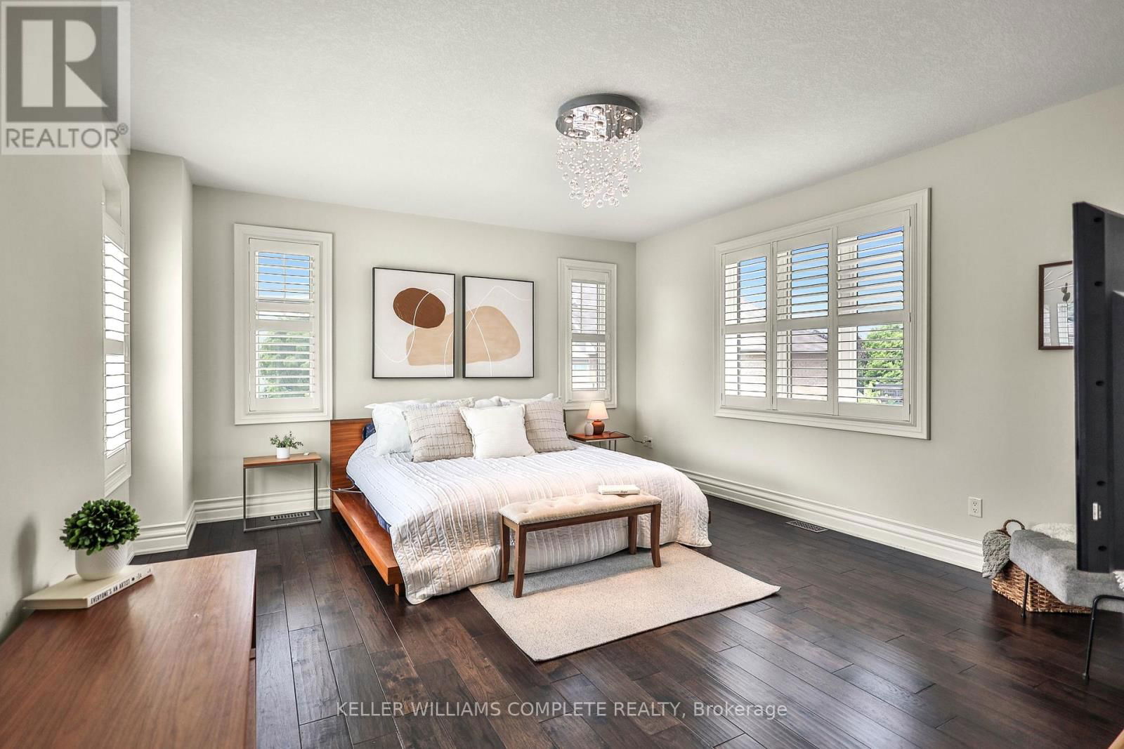 220 MOORLAND CRESCENT Image 21