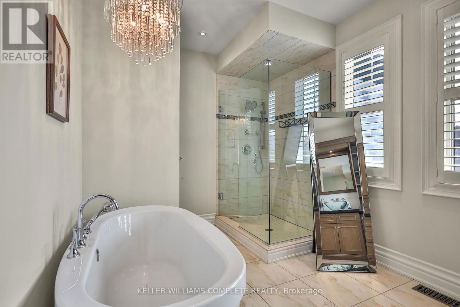 220 MOORLAND CRESCENT Image 25