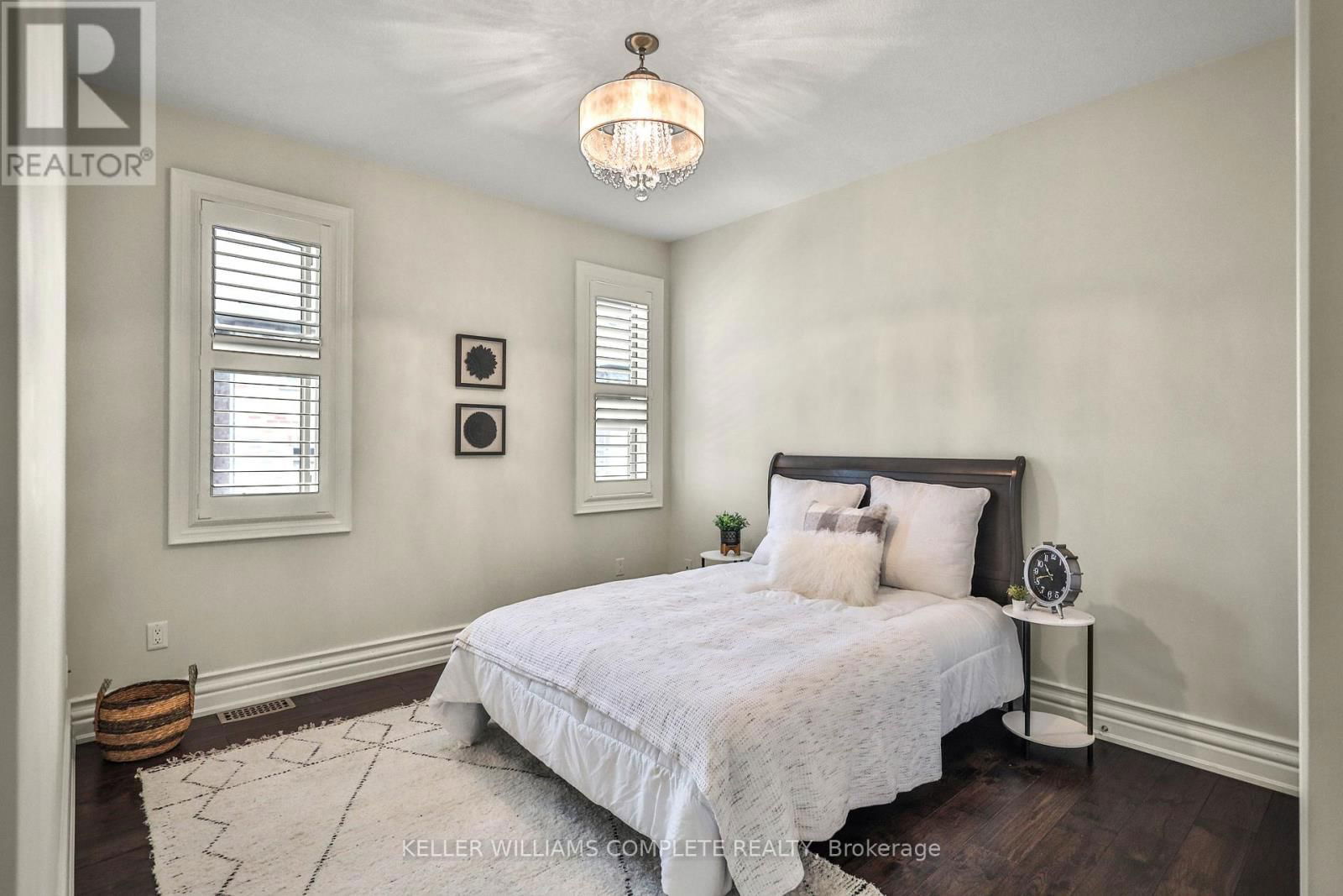 220 MOORLAND CRESCENT Image 28