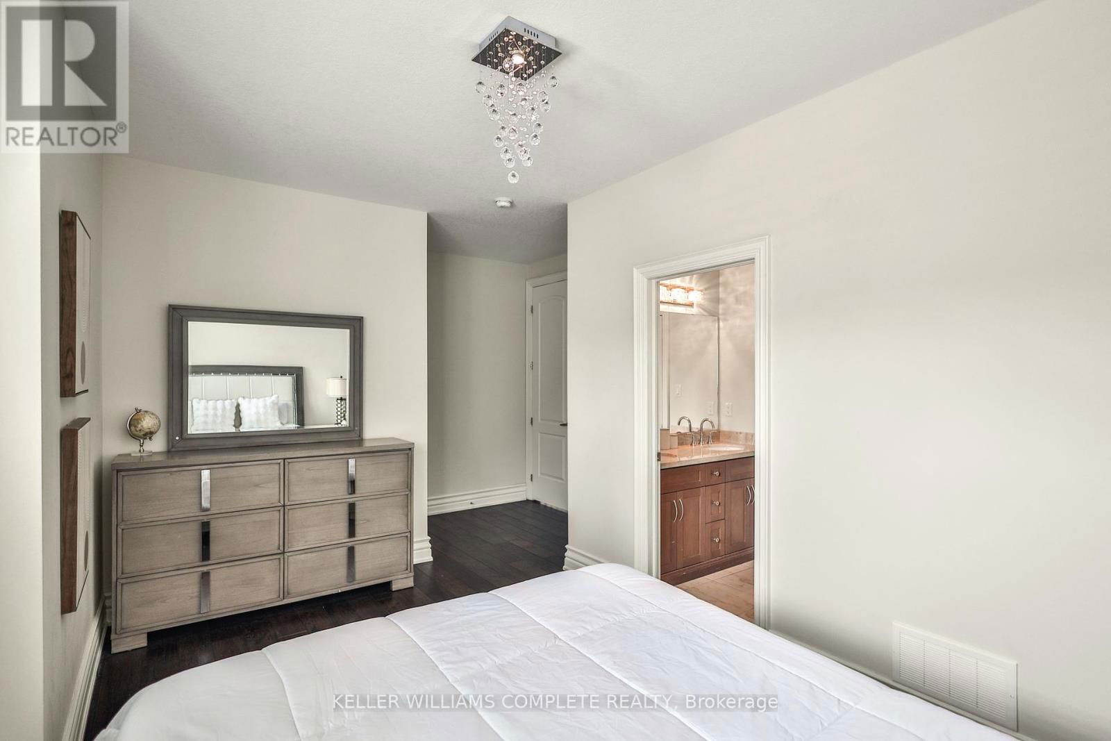 220 MOORLAND CRESCENT Image 30