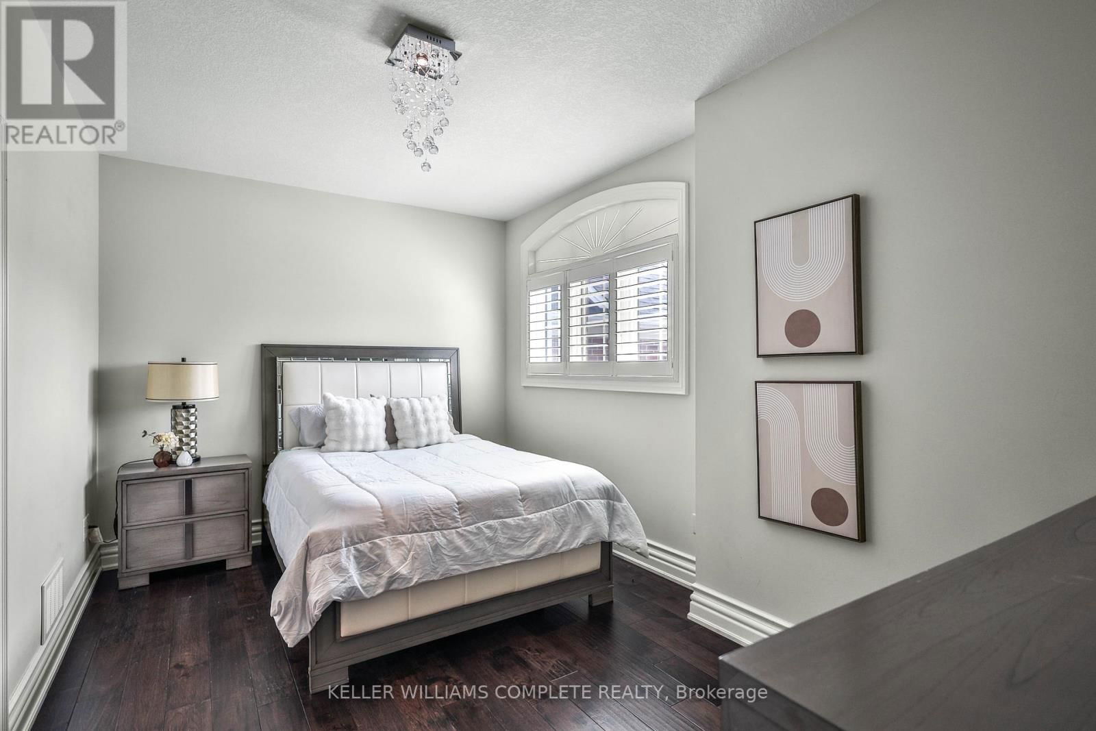 220 MOORLAND CRESCENT Image 31