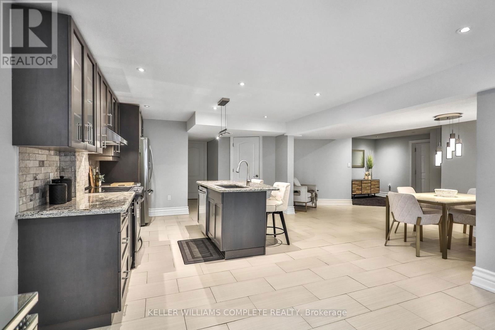 220 MOORLAND CRESCENT Image 34