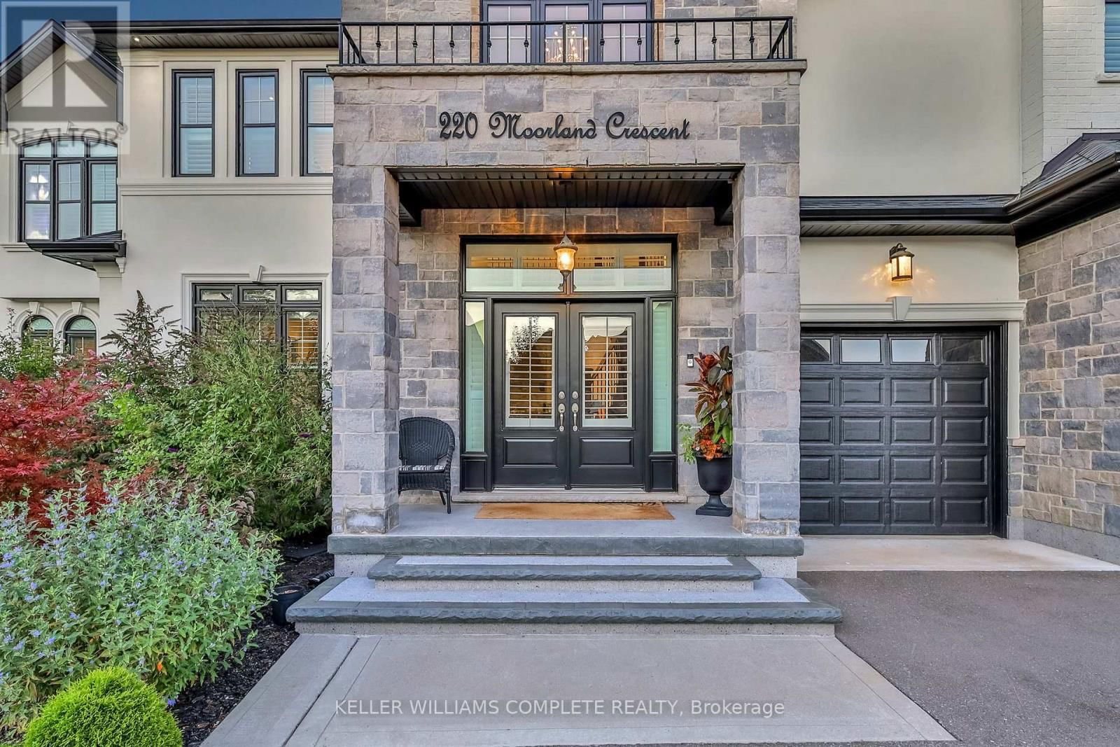 220 MOORLAND CRESCENT Image 4