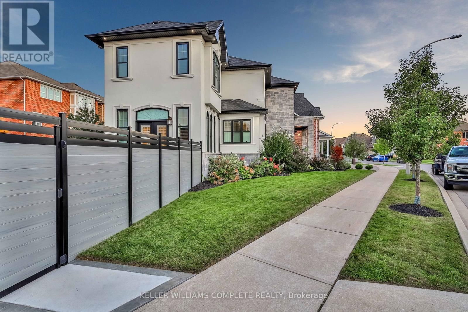 220 MOORLAND CRESCENT Image 40