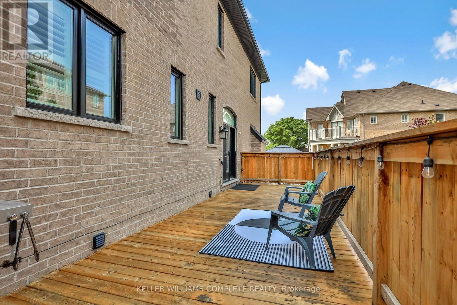 220 MOORLAND CRESCENT Image 43