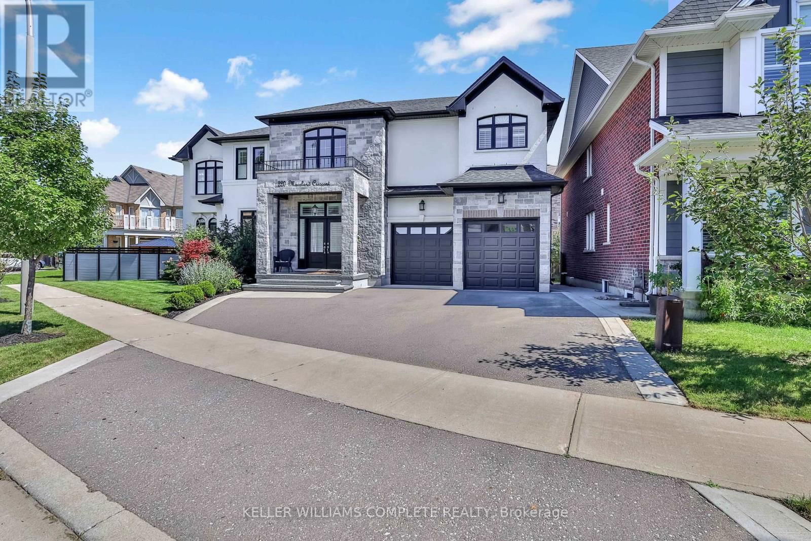220 MOORLAND CRESCENT Image 5