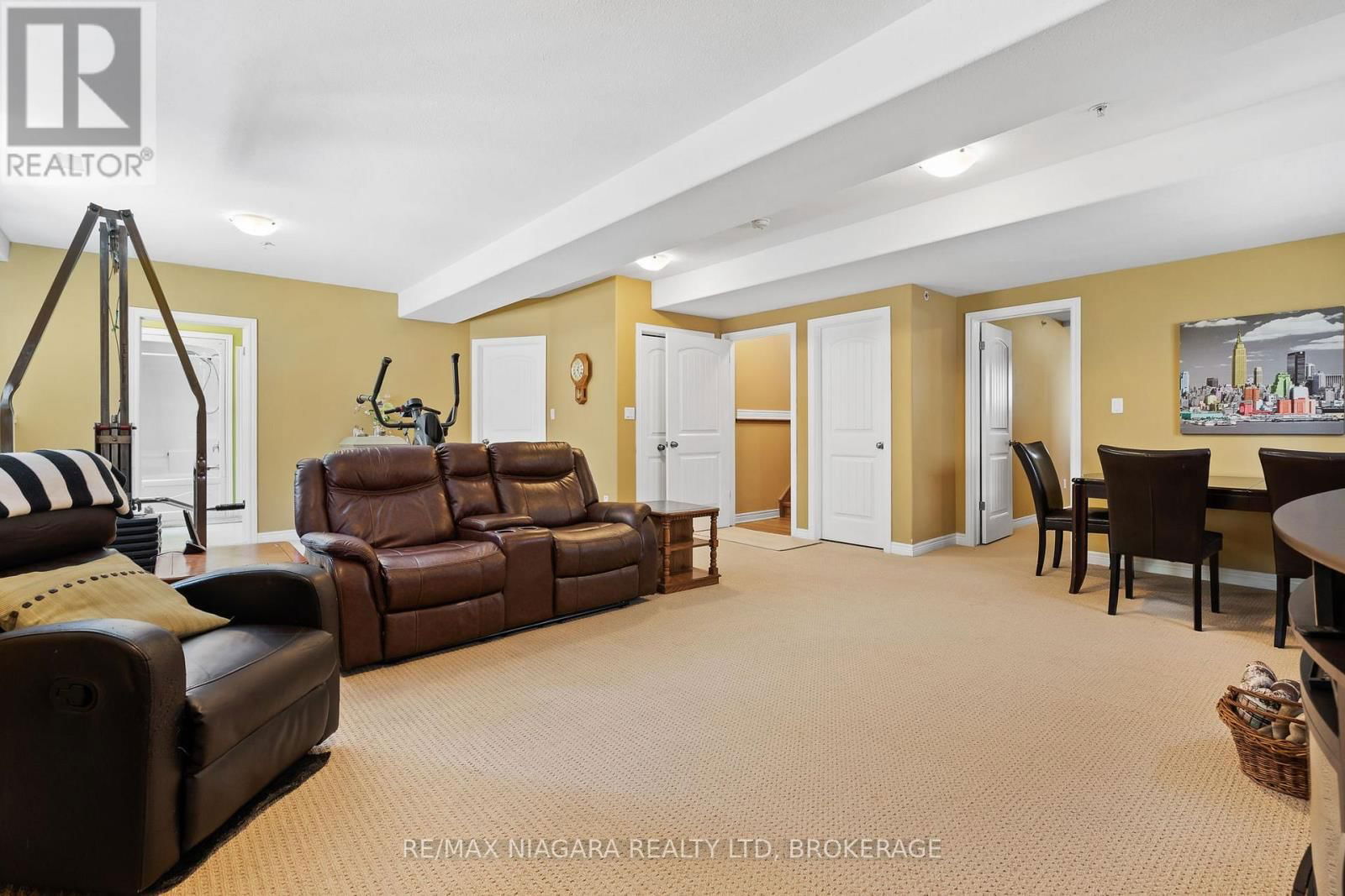 8 CORBIN STREET Image 23