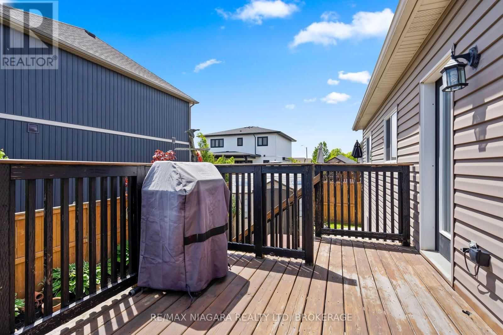 8 CORBIN STREET Image 25