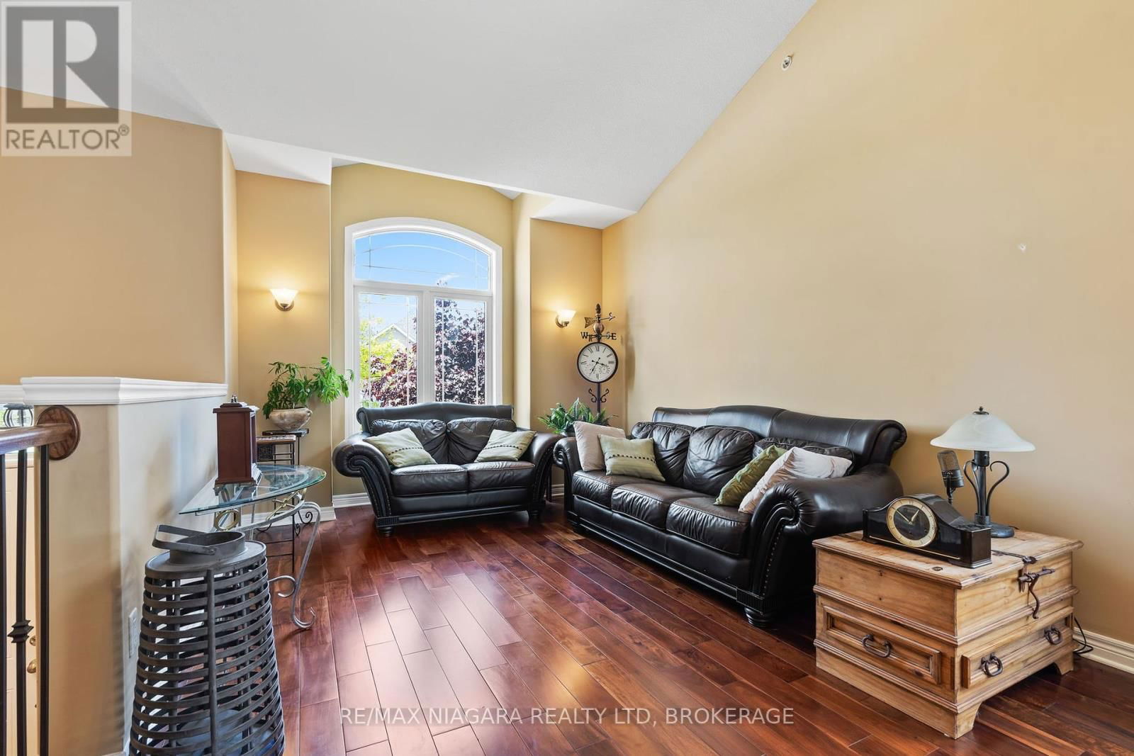 8 CORBIN STREET Image 5