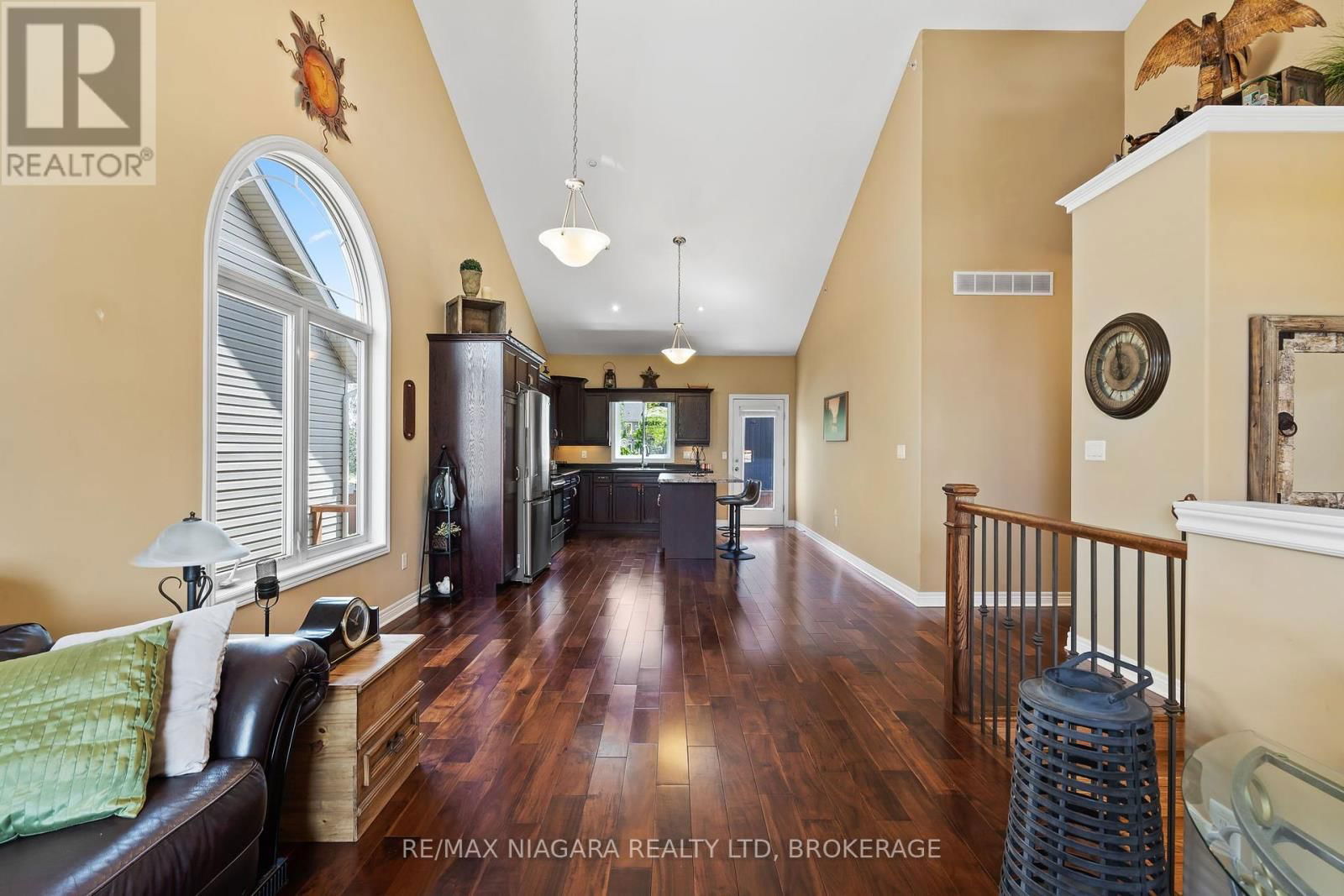8 CORBIN STREET Image 6