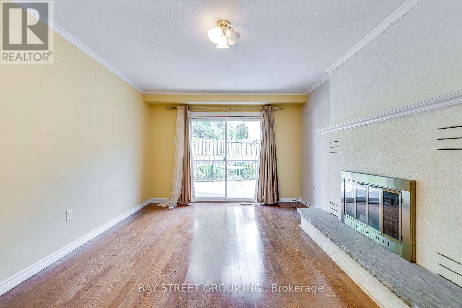 55 MILANO COURT Image 11