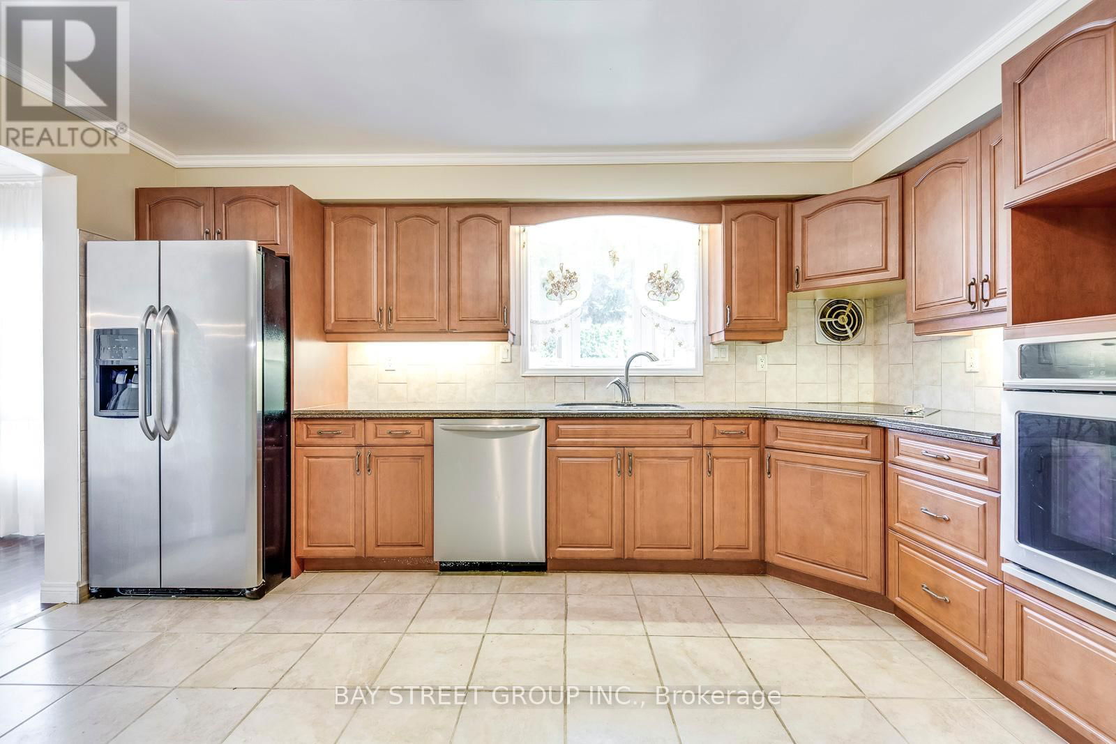 55 MILANO COURT Image 14