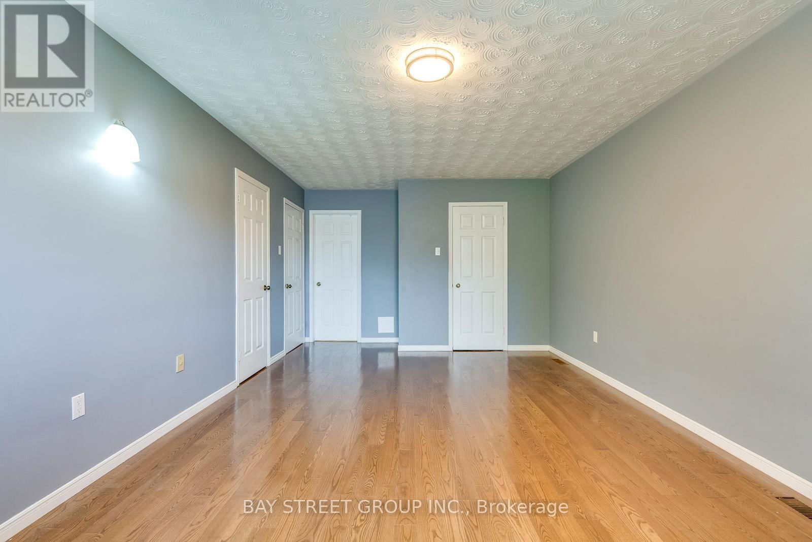 55 MILANO COURT Image 18