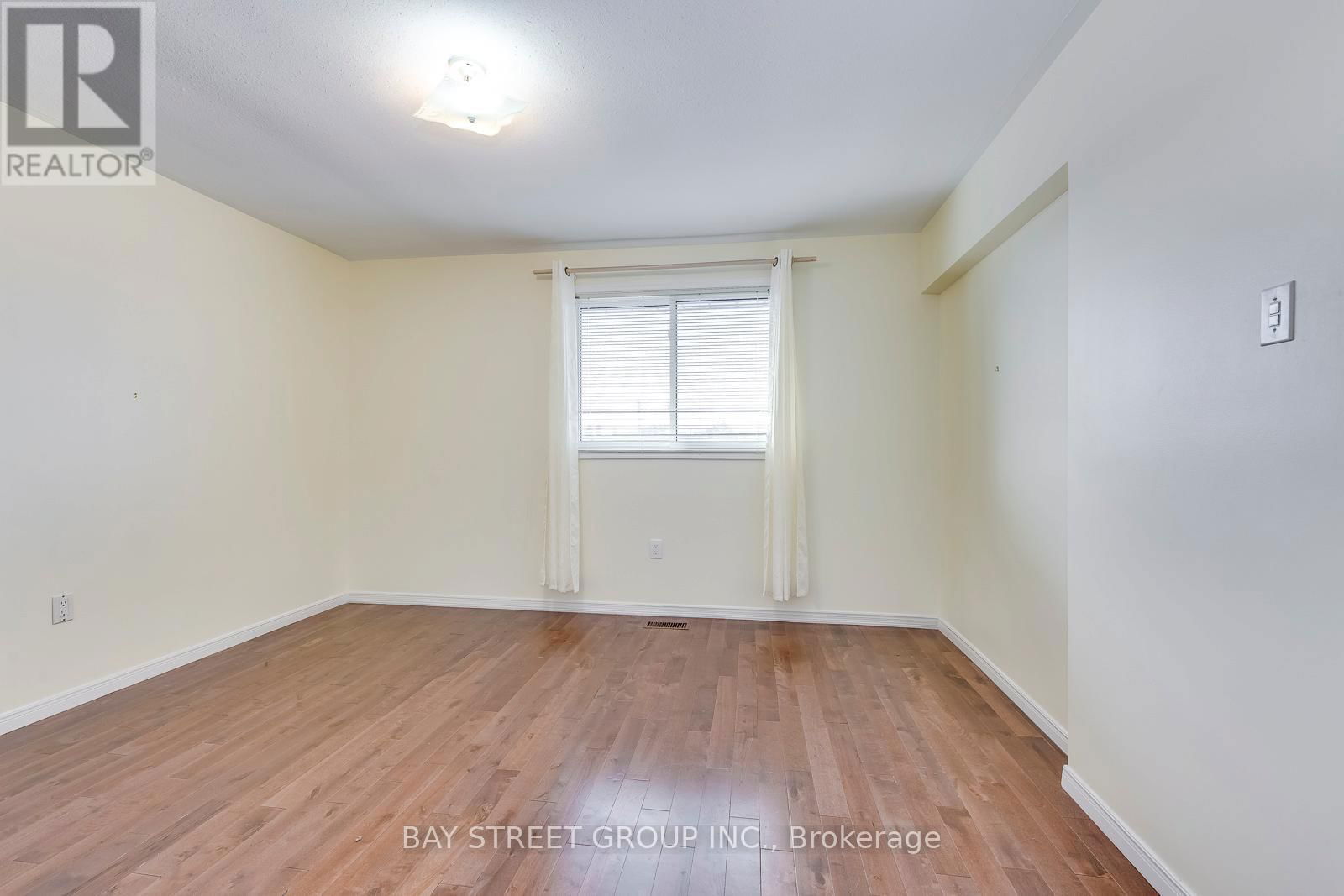 55 MILANO COURT Image 21
