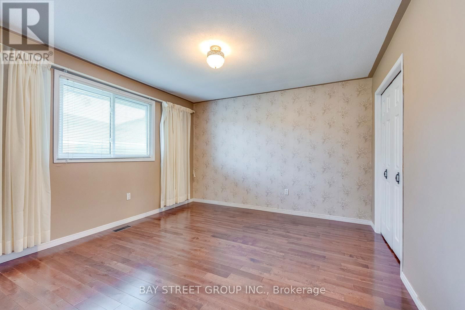 55 MILANO COURT Image 22
