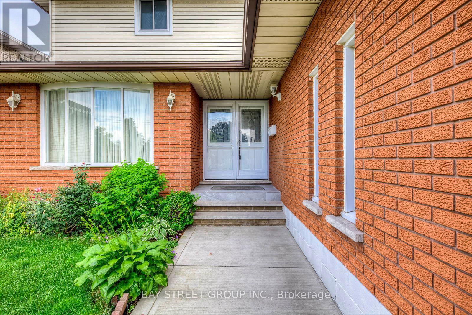 55 MILANO COURT Image 3